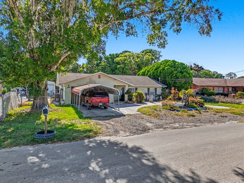 More Photos Of 7813 Leo Kidd Ave, Port Richey Flex For Sale