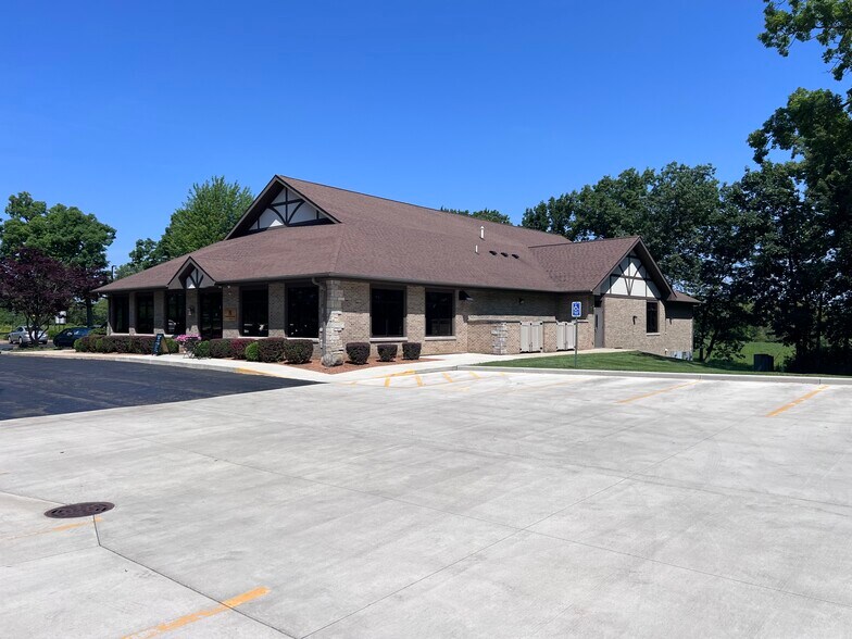 More Photos Of 9809 39th Ave, Pleasant Prairie Medical For Sale