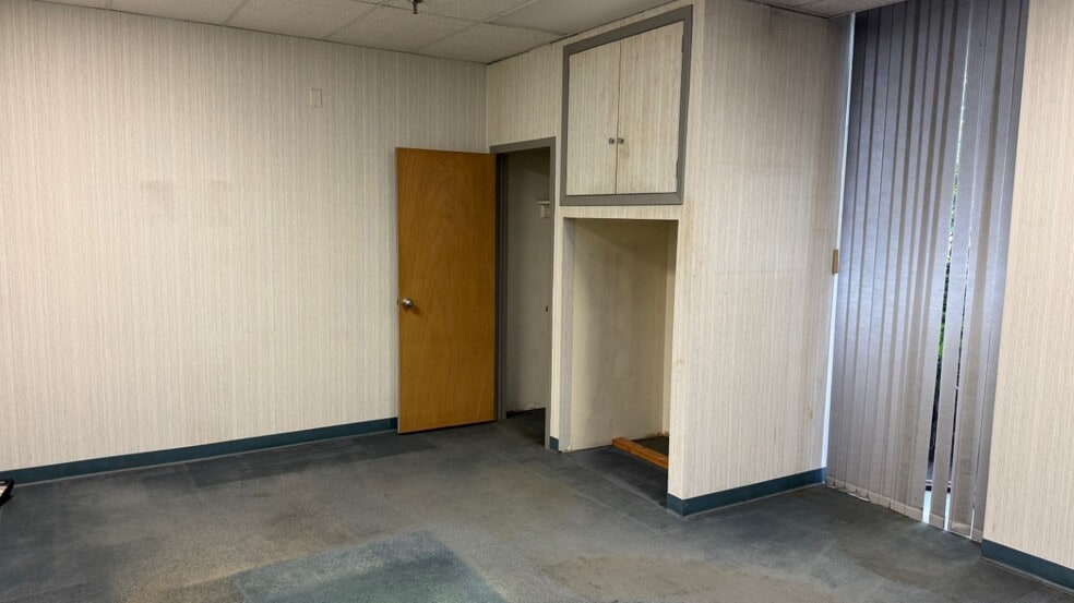 More Photos Of 155 Adams Ave, Hauppauge Warehouse For Sale