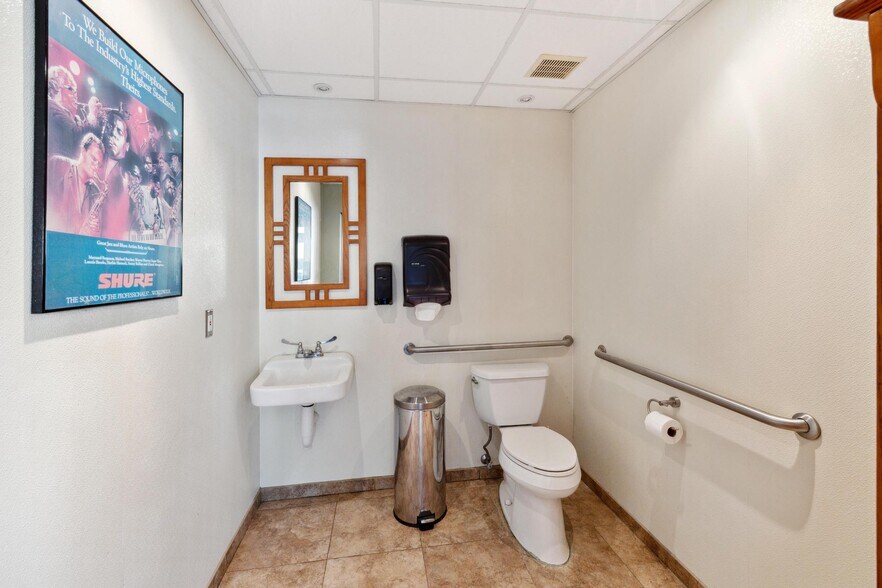 More Photos Of 3700-3718 SW 30th Ave, Fort Lauderdale Warehouse For Sale