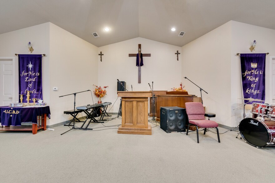 More Photos Of 108 N Chattey Rd, DeSoto Religious Facility For Sale