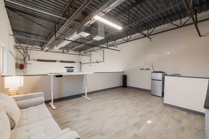 More Photos Of 1435 FM 1463 Rd, Katy Showroom For Sale