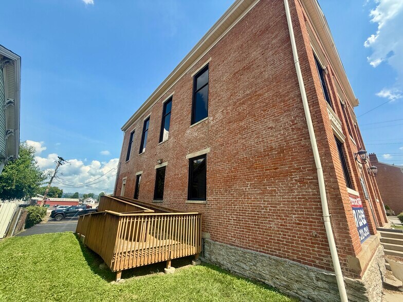 More Photos Of 15 W Center St, Lawrenceburg Coworking Space