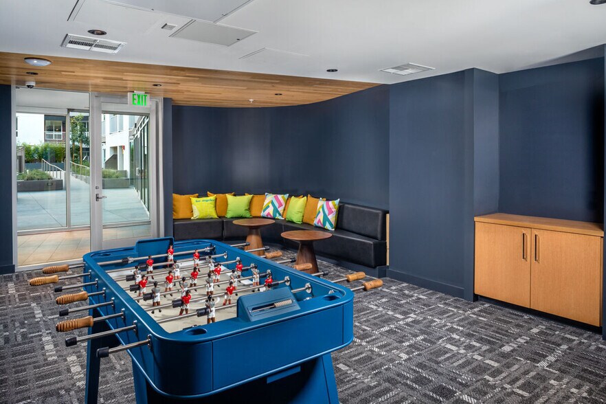 More Photos Of 750 S Oxford Ave, Los Angeles Apartments For Lease