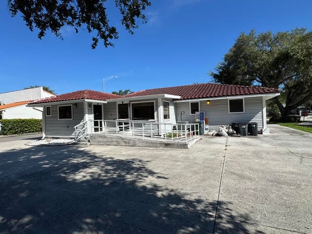 More Photos Of 2822 Proctor Rd, Sarasota Office For Lease