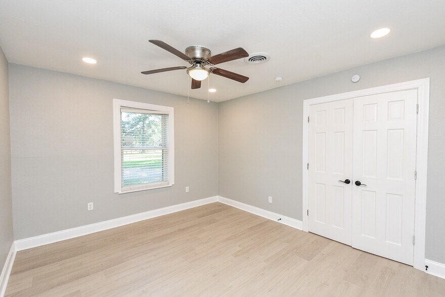 More Photos Of 19022 Old Mueschke Rd, Tomball Medical For Lease