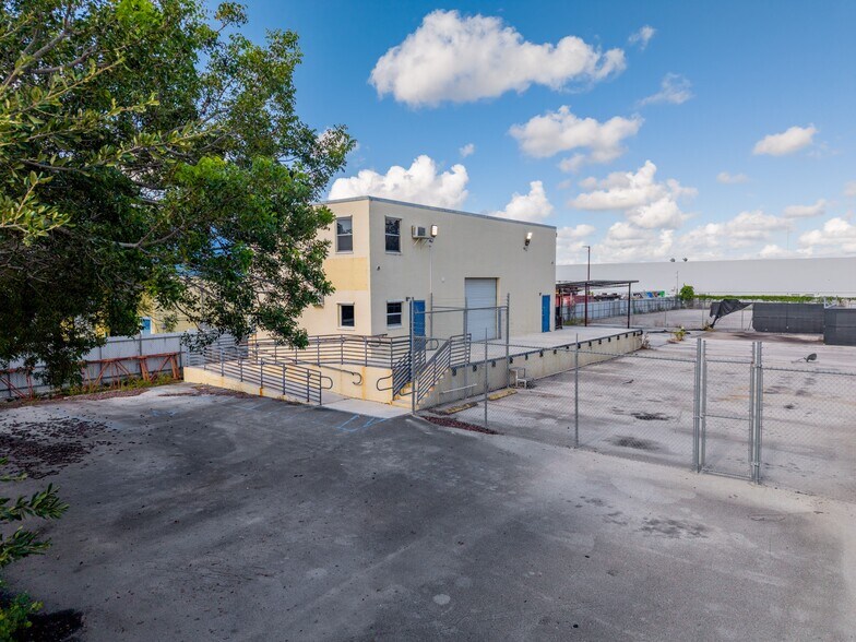 More Photos Of 23600 SW 132 Ave, Homestead Service For Lease