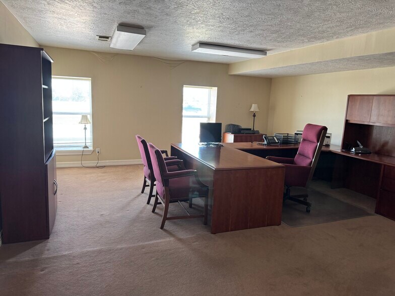 More Photos Of 21706 Northwest Fwy, Cypress Warehouse For Sale