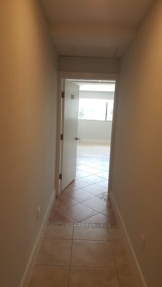 More Photos Of 381-391 E 8th St, Hialeah Storefront Retail Office For Lease