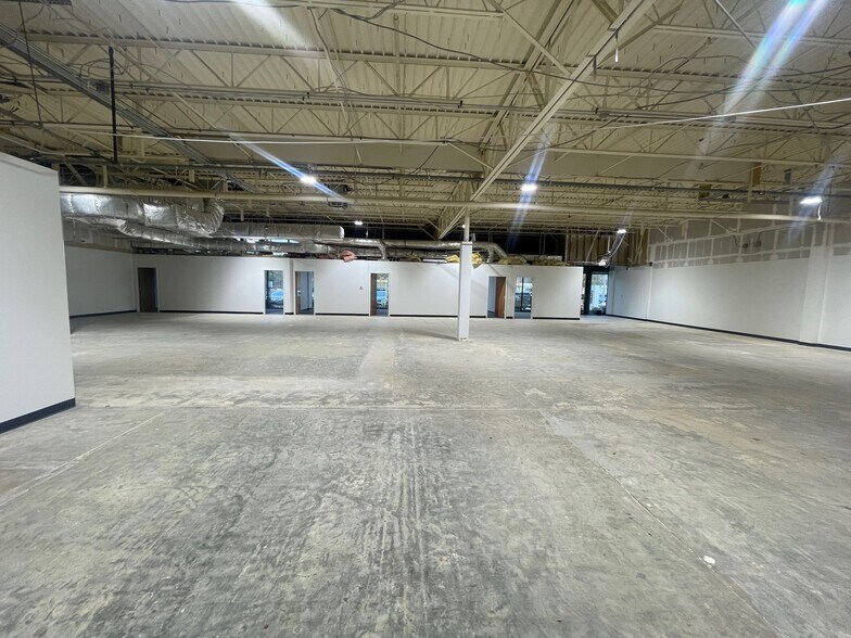 More Photos Of 1957 Lakeside Pky, Tucker Unknown For Lease