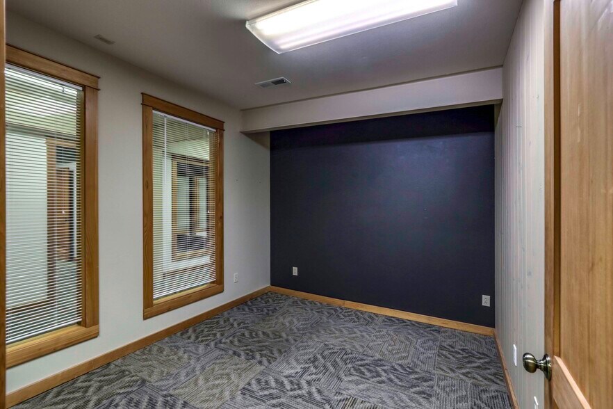 More Photos Of 316 N 2nd Ave, Sandpoint Office For Lease