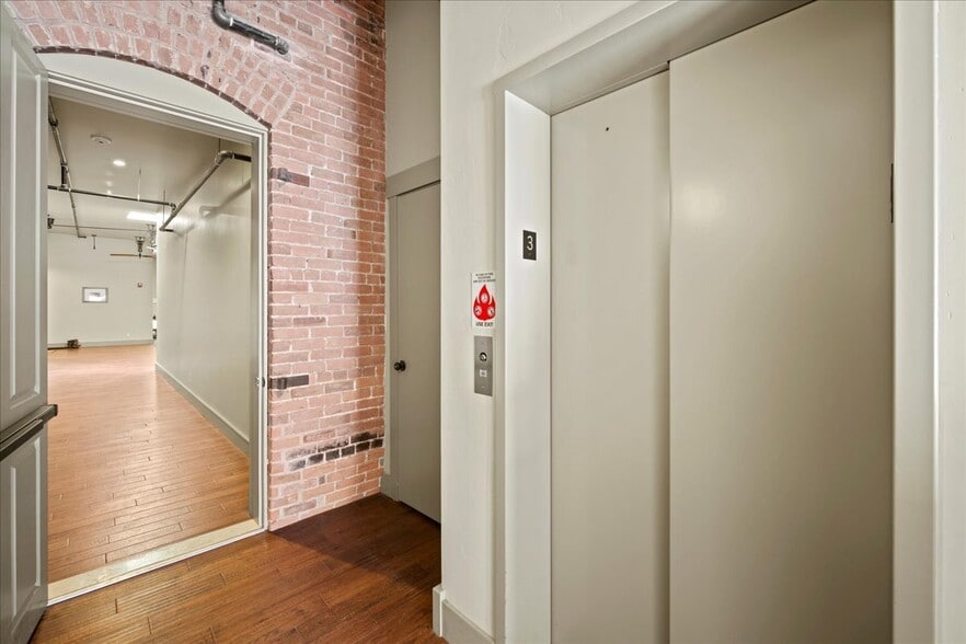 More Photos Of 700-720 Main St, Ouray Storefront For Sale