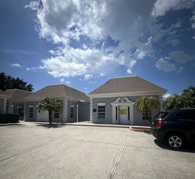Primary Photo Of 205 Montgomery Ave, Sarasota Medical For Sale