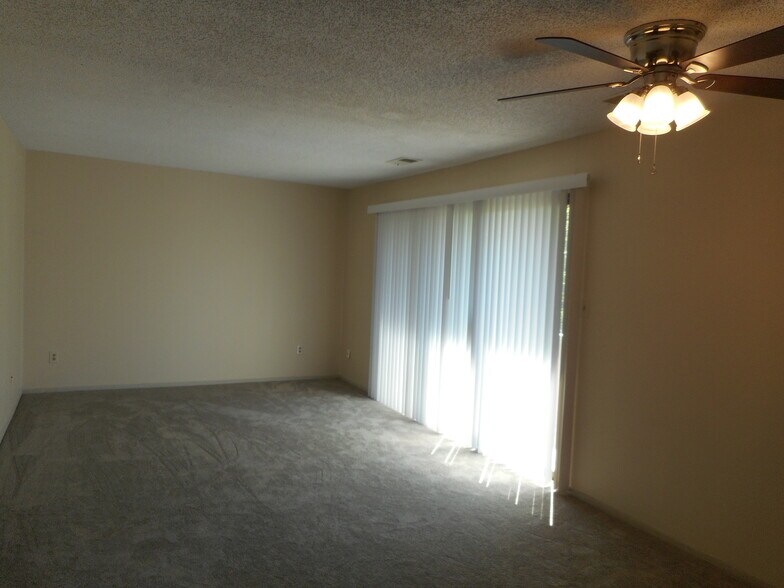 More Photos Of 8492 Lane Dr, Raytown Apartments For Sale