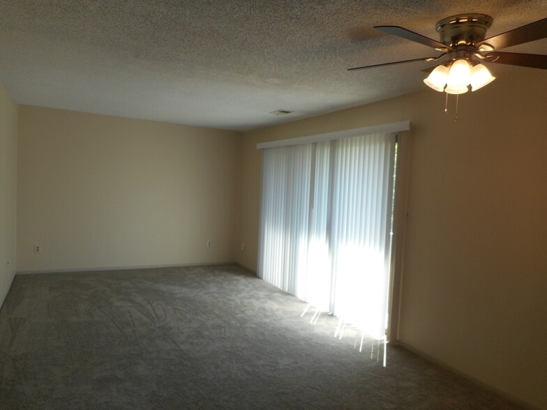 More Photos Of 8492 Lane Dr, Raytown Apartments For Sale