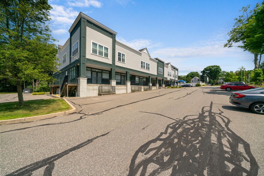 More Photos Of 140 N Franklin St, Holbrook Office For Sale