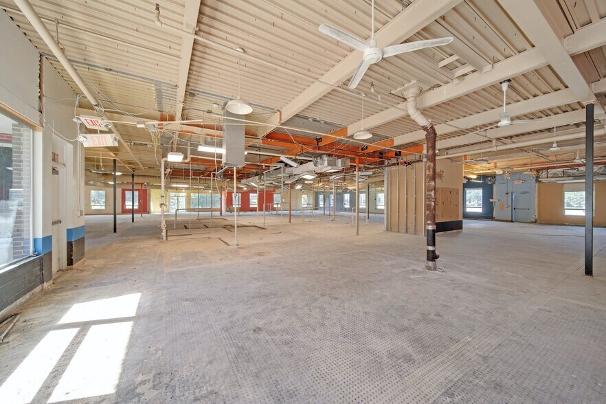 More Photos Of 100 Bauer Dr, Oakland Research And Development For Sale