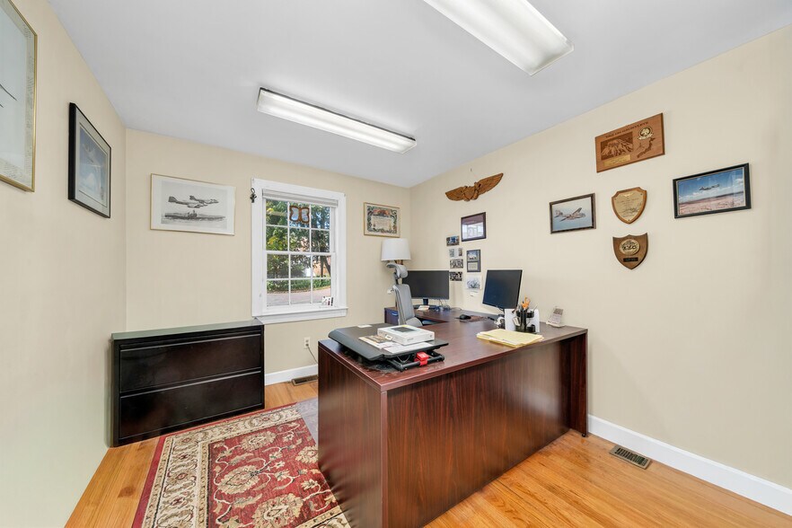 More Photos Of 58 Main St, Topsfield Office For Sale