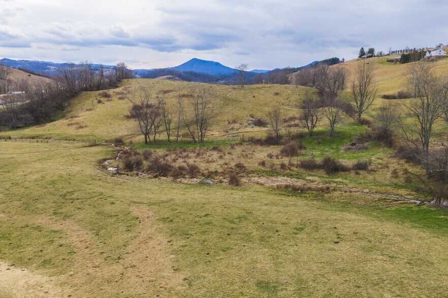 More Photos Of 230 Barn Ave, North Tazewell Land For Sale