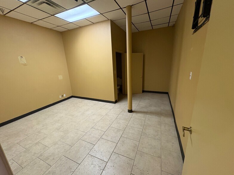 More Photos Of 1671 E 71st St, Tulsa Storefront For Lease