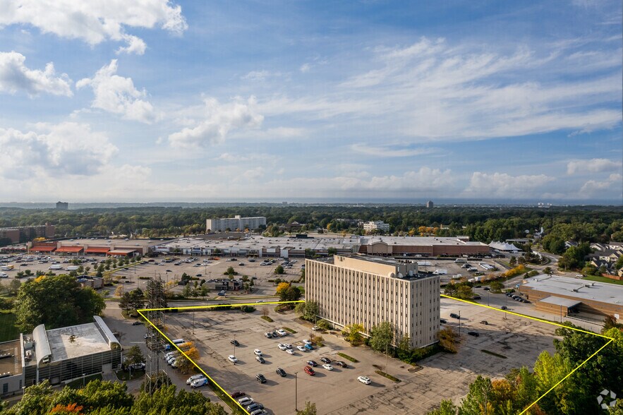 More Photos Of 5 Severance Cir, Cleveland Heights Medical For Lease
