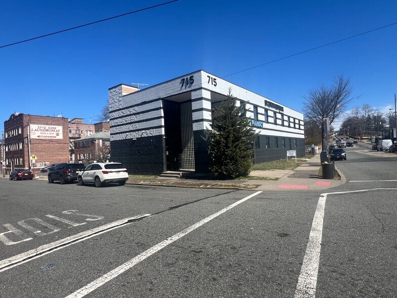 More Photos Of 715-723 Broadway, Paterson Office For Sale