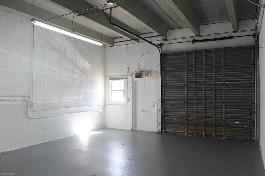 More Photos Of 9807-9808 NW 80th Ave, Hialeah Warehouse For Lease