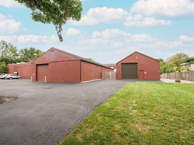 More Photos Of 305 Tremont St, Rochester Warehouse For Sale