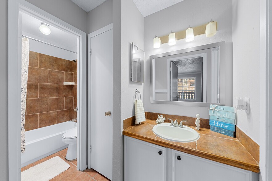 More Photos Of 4645 Ocean Dr, Corpus Christi Apartments For Sale