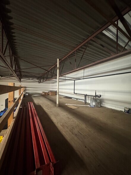 More Photos Of 41590 Production Dr, Harrison Township Manufacturing For Lease