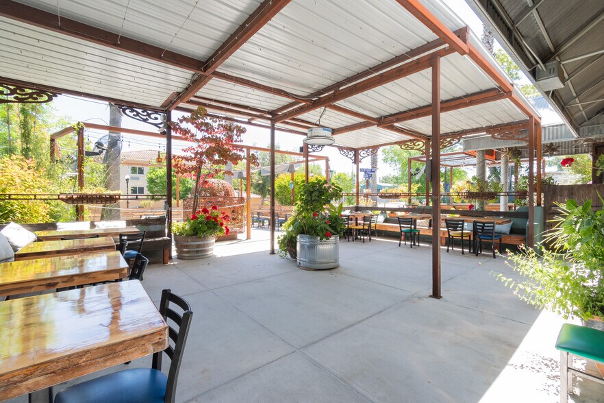 More Photos Of 2927 Spring St, Paso Robles Restaurant For Sale