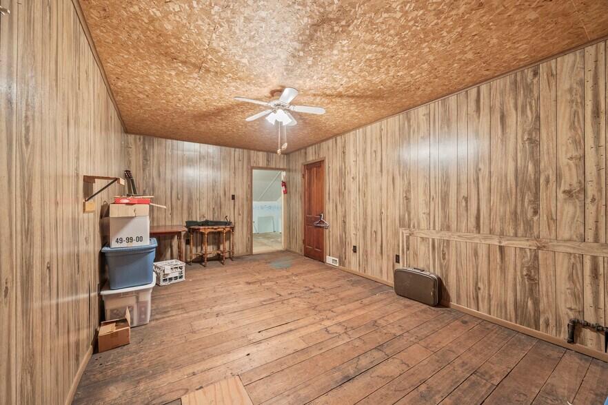 More Photos Of 225 S Sandusky Ave, Bucyrus Storefront Retail Residential For Sale