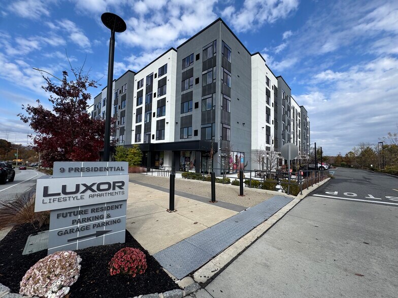 Primary Photo Of 9 Presidential Blvd, Bala Cynwyd Apartments For Lease