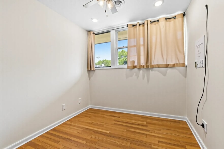 More Photos Of 601 Mary Lake Dr, Bryan Office Residential For Lease