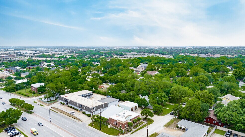 More Photos Of 1515 E Belt Line Rd, Carrollton Office Residential For Sale