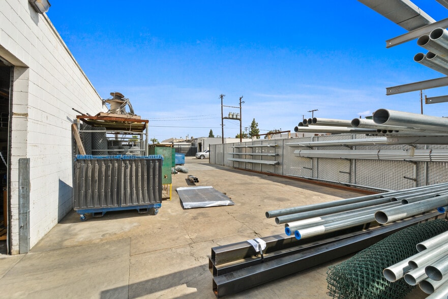 More Photos Of 1024-1026 E Arlee Pl, Anaheim Warehouse For Sale