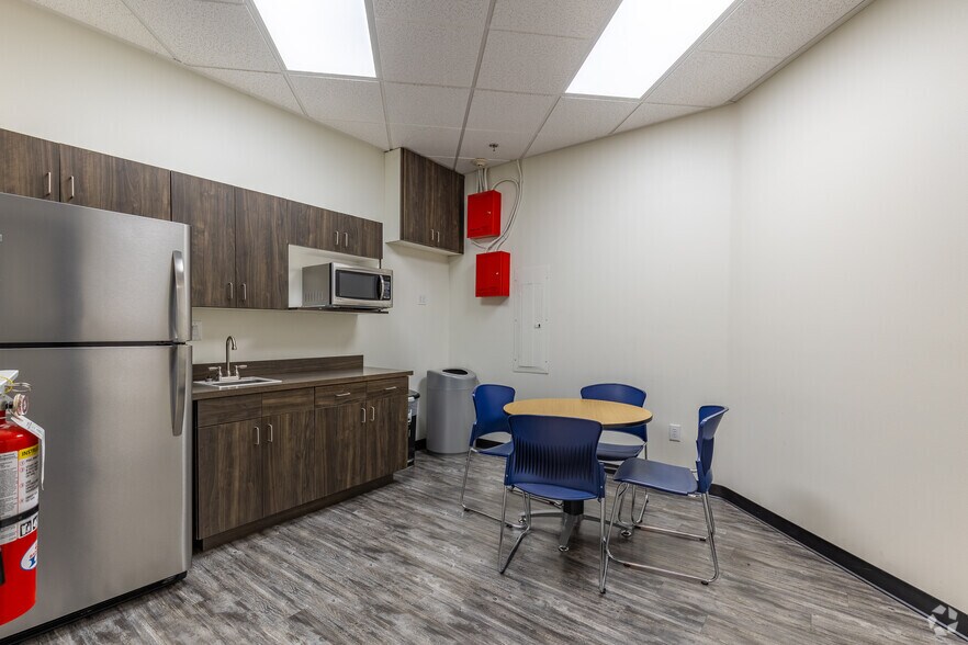 More Photos Of 9480 S Eastern Ave, Henderson Unknown For Lease