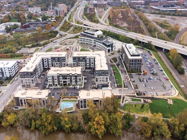 More Photos Of 535 Reach Blvd, Columbus Office For Sale