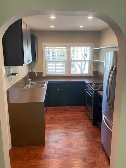 More Photos Of 745 N Hayworth Ave, Los Angeles Apartments For Sale