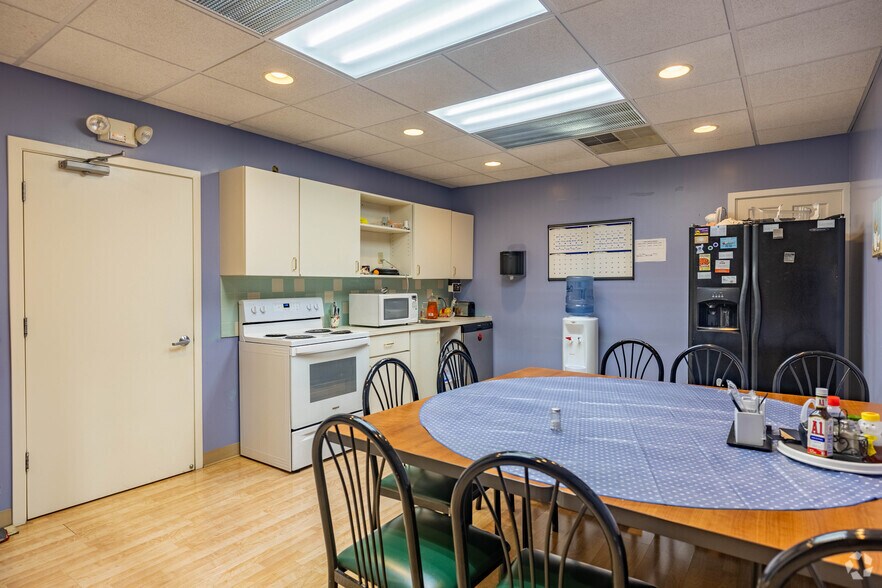 More Photos Of 24 Compton Rd, Cincinnati Medical For Sale