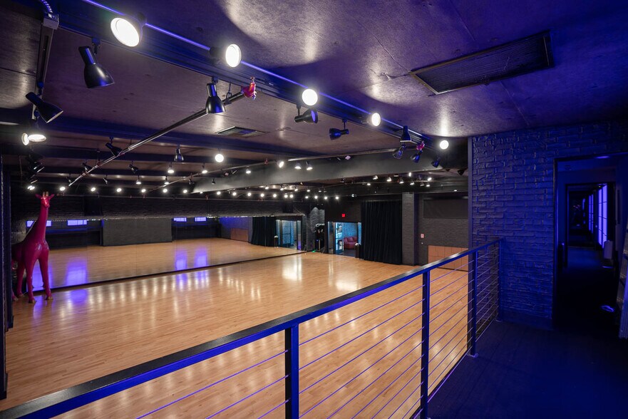 Primary Photo Of 5437 Satsuma Ave, North Hollywood Warehouse For Lease