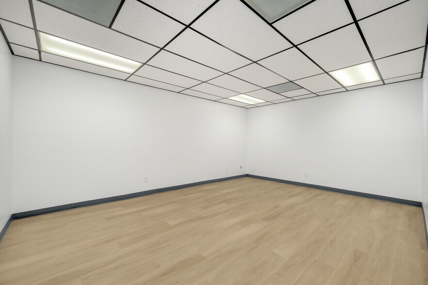 More Photos Of 570 N Towne Ave, Pomona Storefront Retail Office For Sale