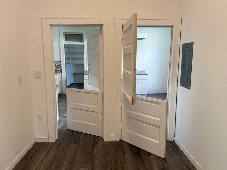 More Photos Of 18-20 E Pleasant St, Avon Park Religious Facility For Lease