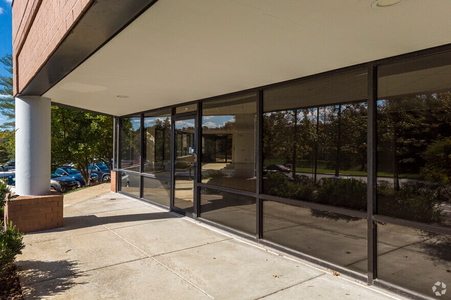 More Photos Of 8500 Cinder Bed Rd, Lorton Unknown For Lease