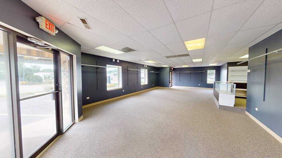 More Photos Of 236 W Northwest Hwy, Barrington Storefront Retail Office For Sale