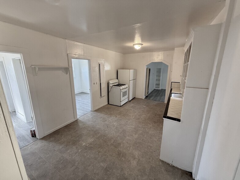 More Photos Of 921 Rivera Dr, Sacramento Apartments For Sale
