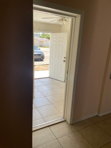 More Photos Of 1653 20th St, Vero Beach Office For Sale