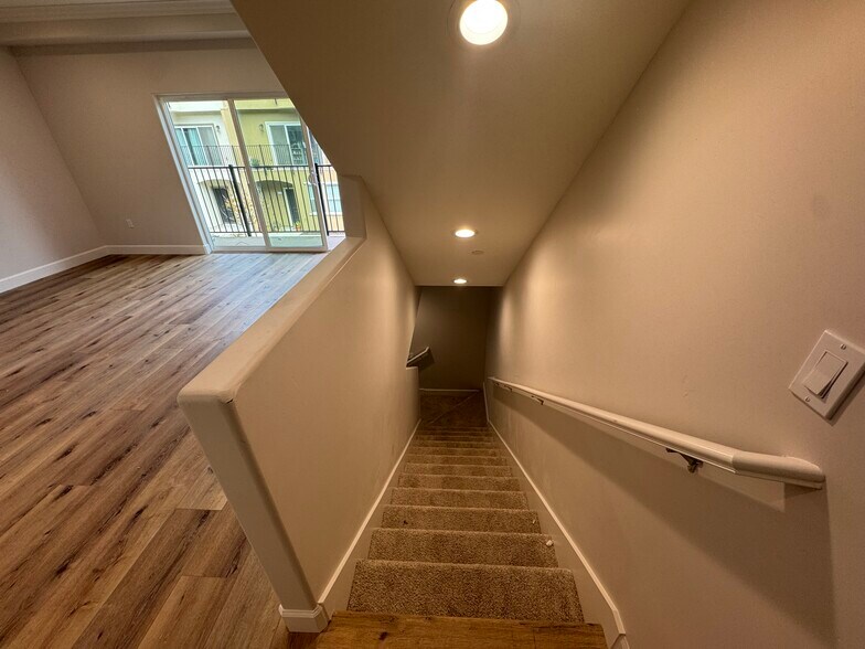 More Photos Of 116 Bundeson Dr, Hollister Apartments For Sale