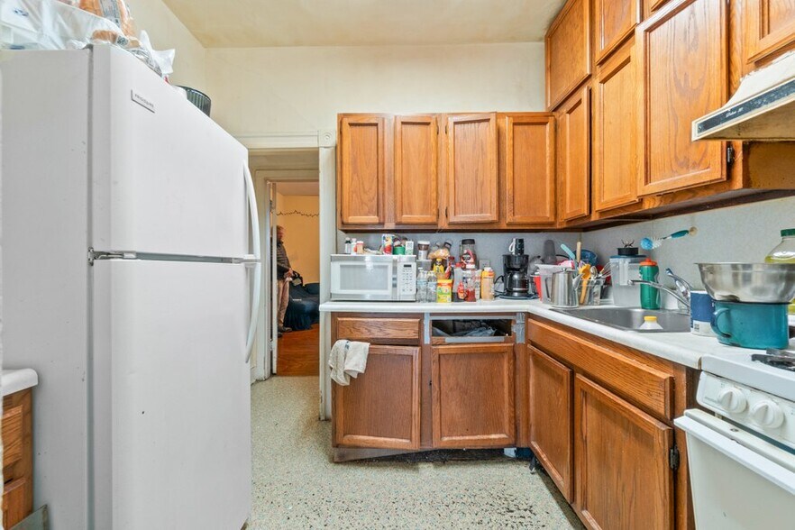More Photos Of 2810 Saint Paul St, Baltimore Multifamily For Sale