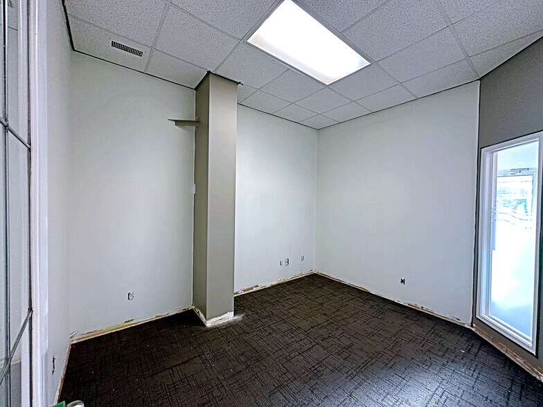 More Photos Of 195 Mackay Cres, Fort McMurray Warehouse For Sale